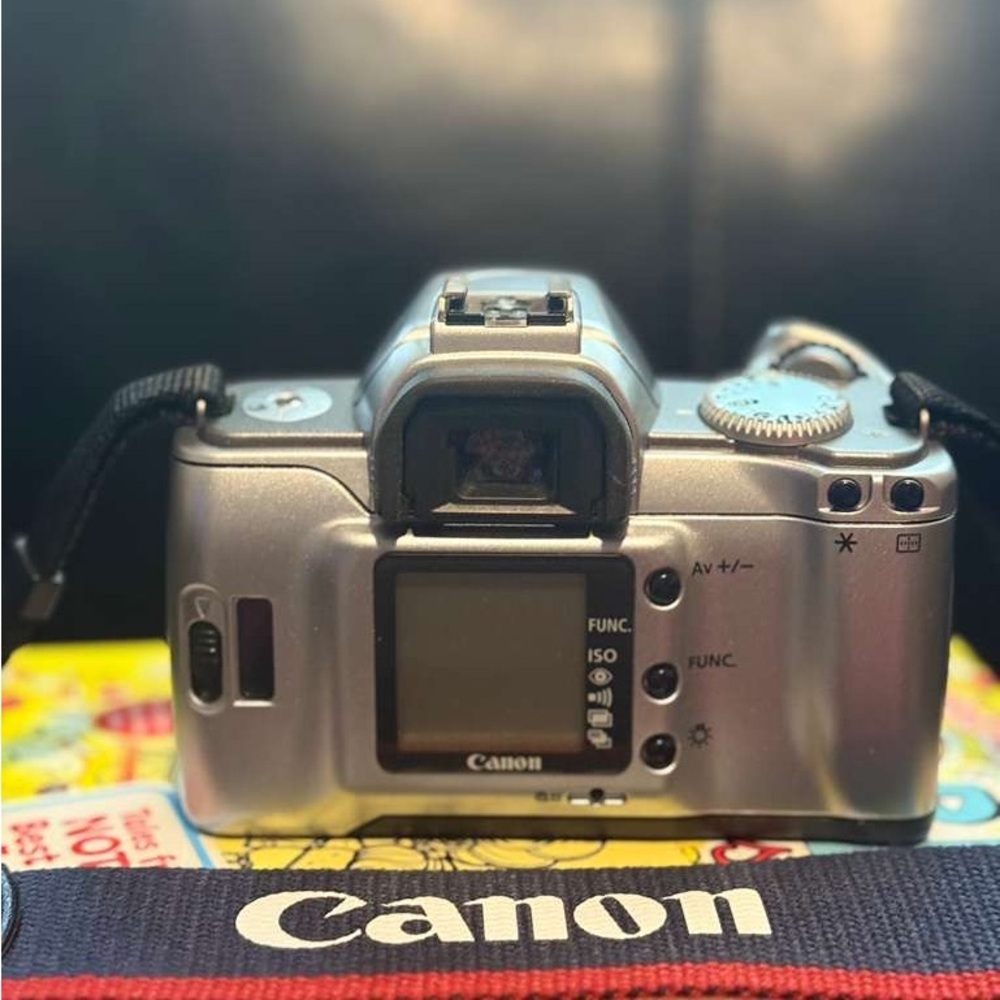 Canon EOS Rebel Ti 35mm Film SLR Camera with EF 28-90mm f/4-5.6 II Lens - Silver - Picture 11 of 16
